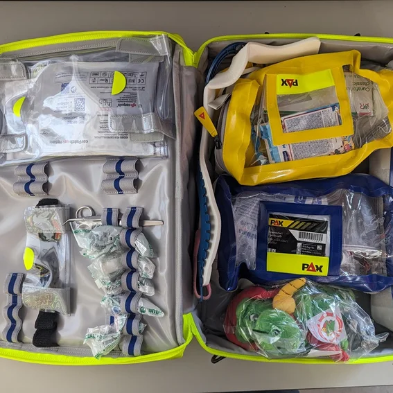 Kindertasche offen.jpg