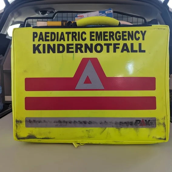 Kindertasche zu.jpg